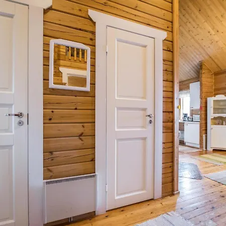 Holiday home Maentykumpu By Interhome